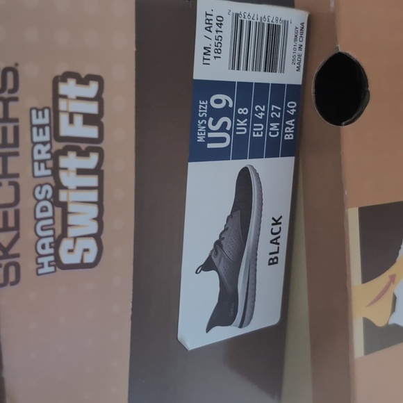 Skechers Black and Gray Sneakers with Knit Upper and Sleek Design - Picture 9 of 11